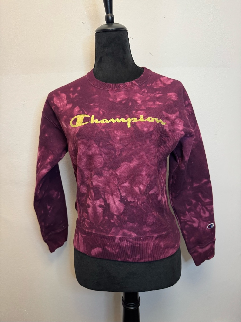 Champion Women's Maroon Tie-Dye Crew Sweatshirt with Gold Logo